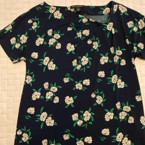 Banana Republic asymmetrical neckline top - Picture 2 of 7